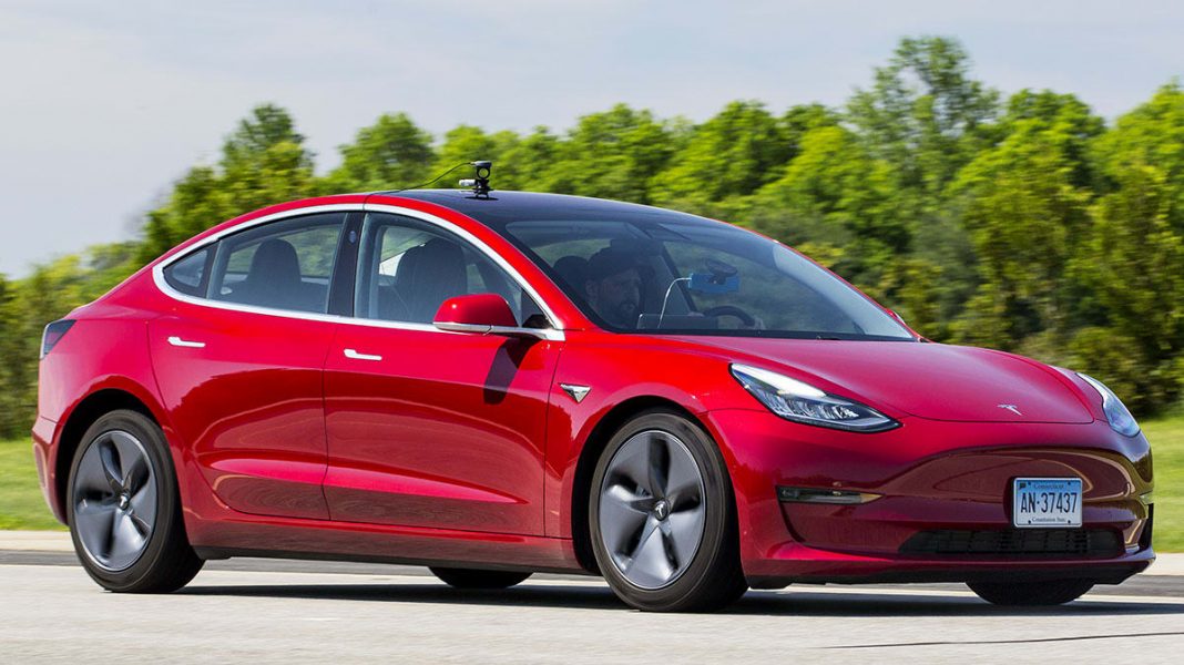 anons Дни след поредната катастрофа, Tesla Model 3 получи награда за спирачен път