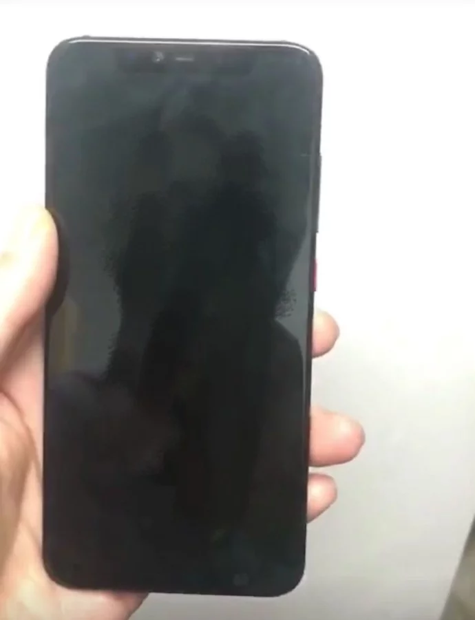 xiaomi-mi-8-2 Снимки на Xiaomi Mi 8 показват прозрачен заден панел на смартфона