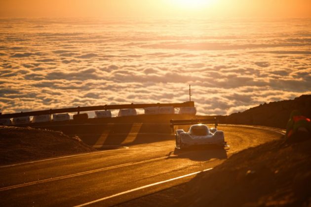 Електромобилът Volkswagen I.D. R Pikes Peak спечели състезанието Pikes Peak