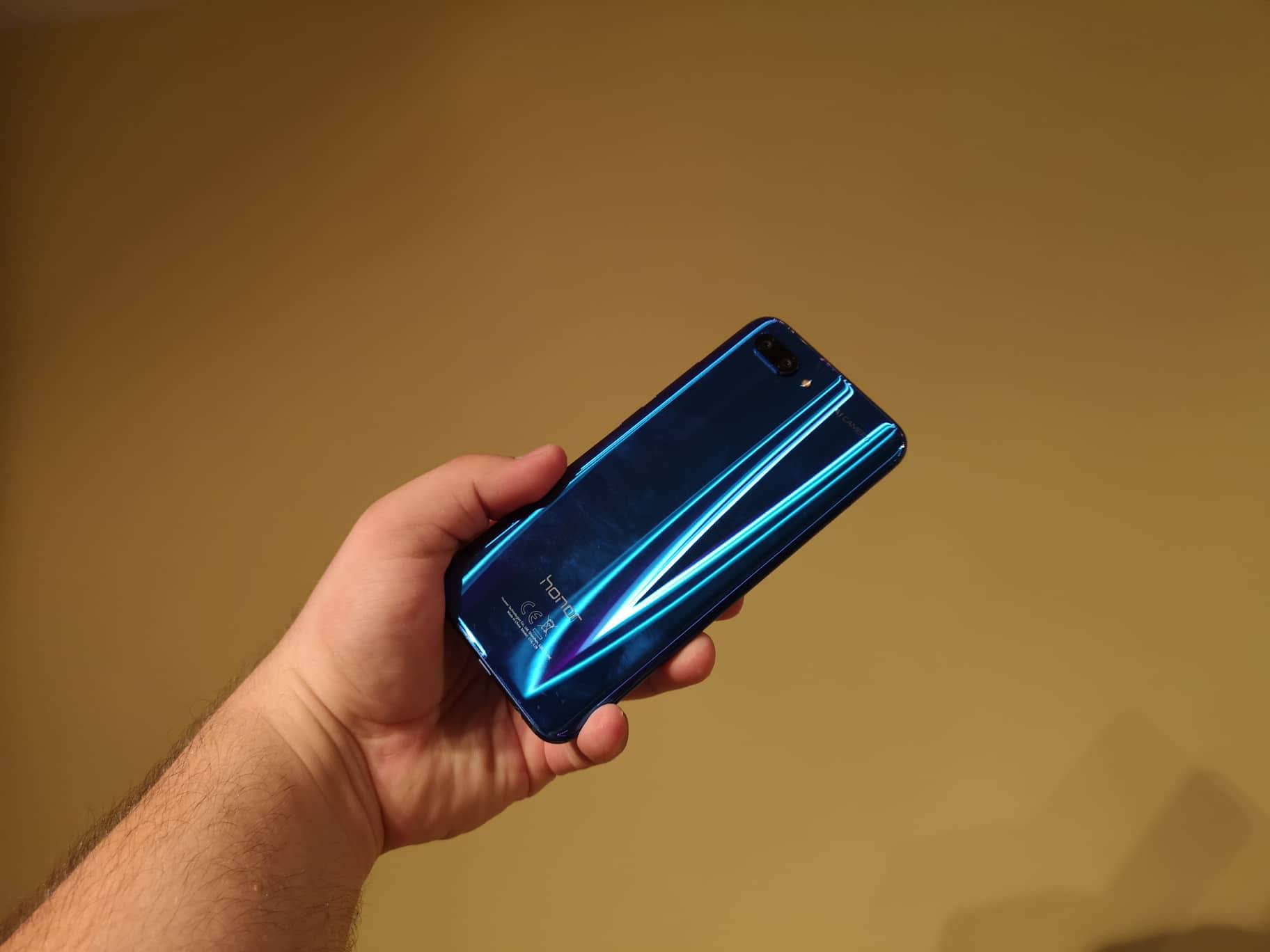 Ревю на Honor 10: красив и с „умни“ камери