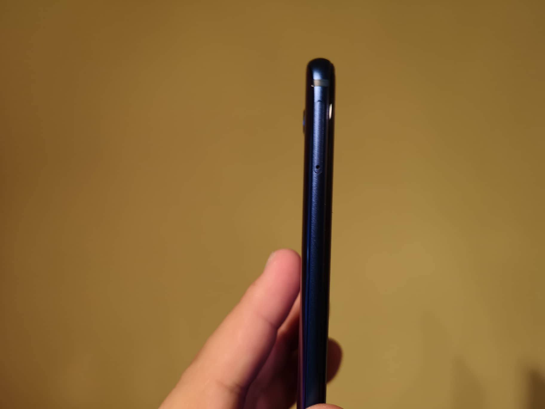 Ревю на Honor 10: красив и с „умни“ камери