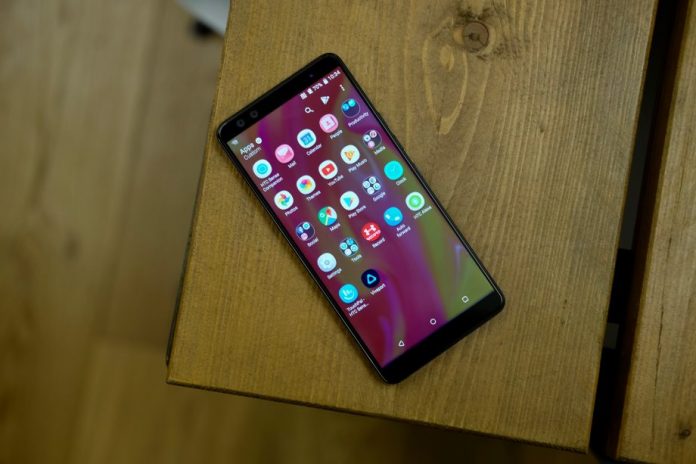 HTC обясни защо се бавят предварително поръчаните U12 Plus