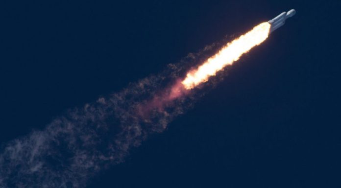 Първият комерсиален полет на Falcon Heavy ще се състои в края на годината