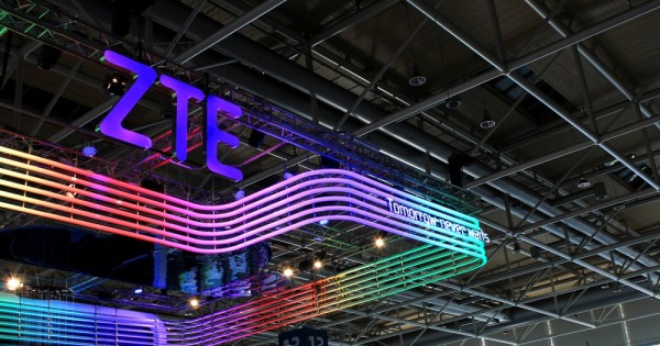 ZTE Акциите на ZTE рухнаха с 42%