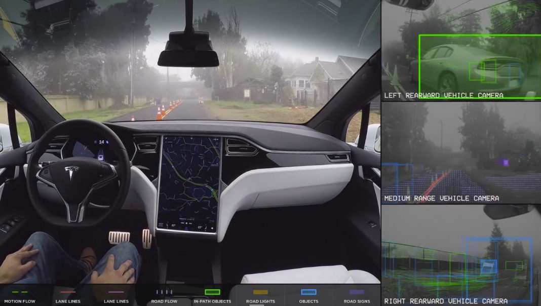 anons Забраниха продажбите на устройство, което лъже автопилота на Tesla, че държите волана