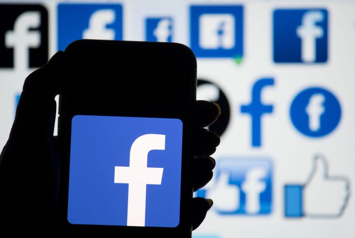 Facebook abusive content figures Facebook ще показва на потребителите колко време са прекарали онлайн