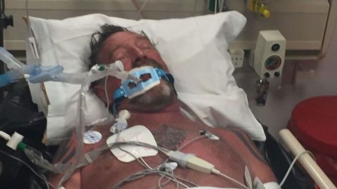 skynews-john-mcafee-hospital-bed_4343238 Създателят на McAfee в болница след „опит за убийство“