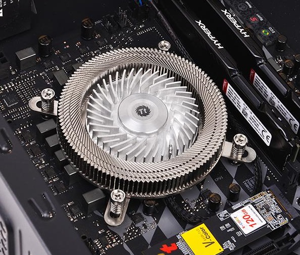 thermaltake-engine-17-5 Thermaltake Engine 17: изцяло метален процесорен охладител с височина 17 мм