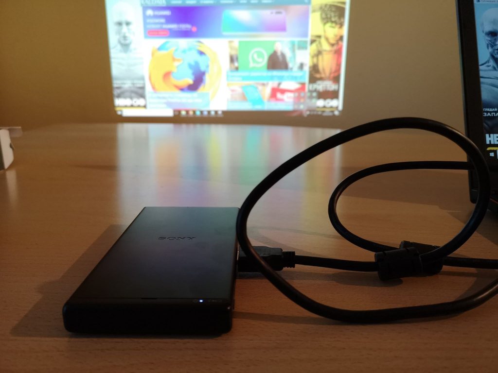 Кратко ревю: Sony MP-CD1 проектор с размер на смартфон