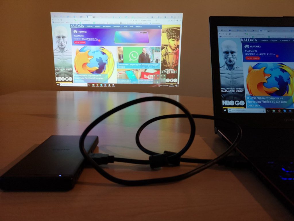 Кратко ревю: Sony MP-CD1 проектор с размер на смартфон
