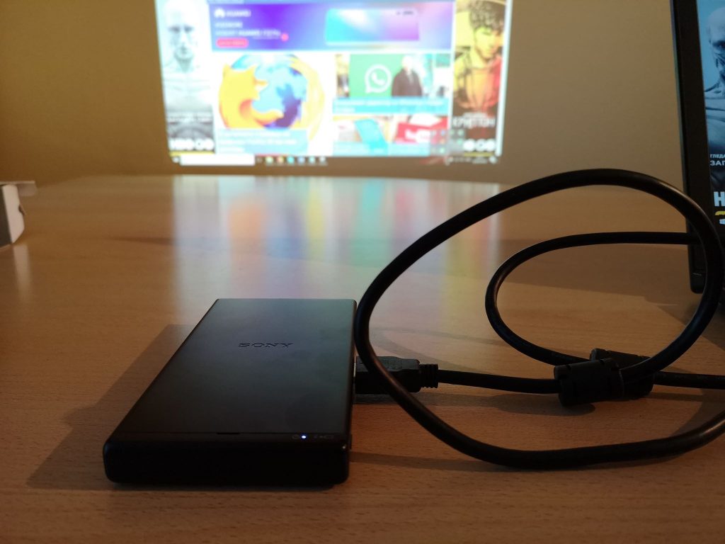 Кратко ревю: Sony MP-CD1 проектор с размер на смартфон