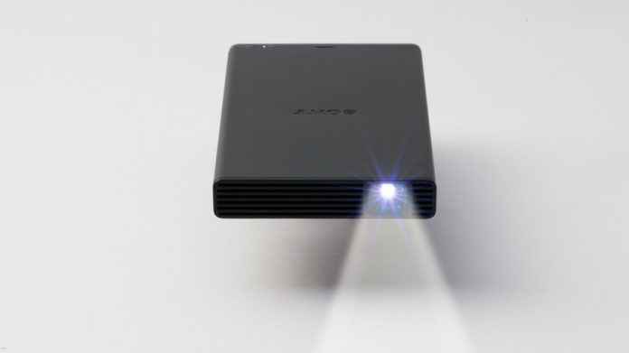Кратко ревю: Sony MP-CD1 проектор с размер на смартфон
