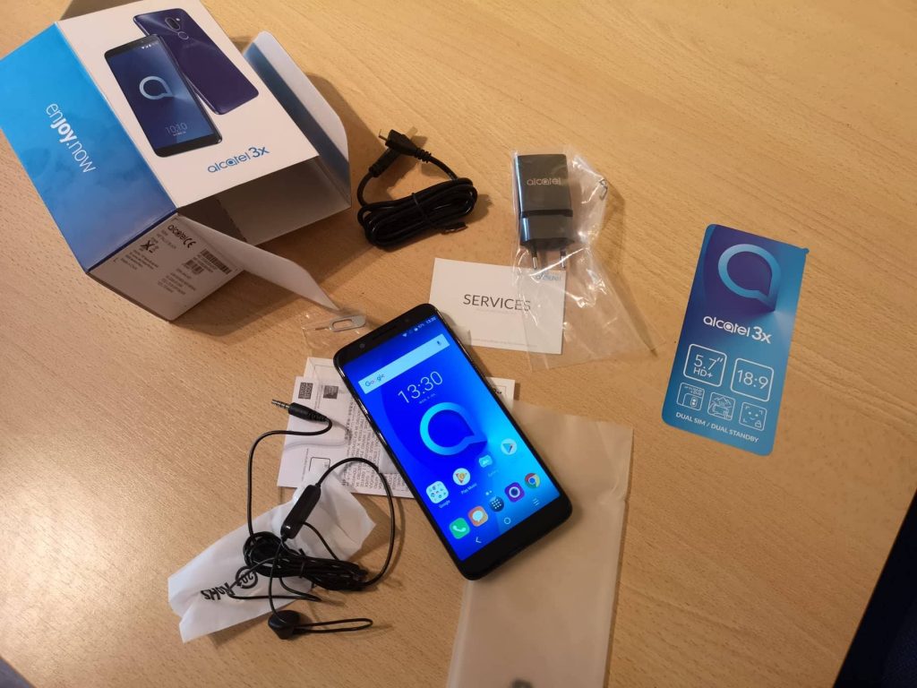 Alcatel 3X – елегантен и пъргав бюджетен телефон