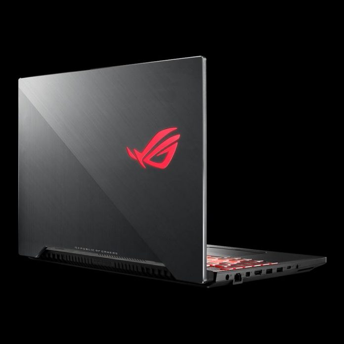 ASUS пуска на българския пазар геймърския лаптоп от ново поколение ROG Strix SCAR II