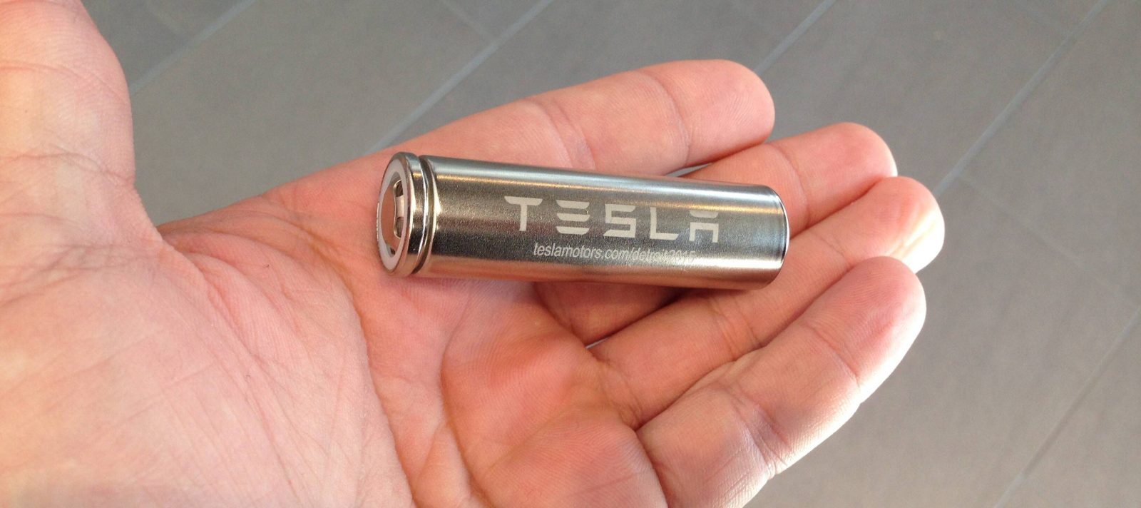 Кобалтовият ров и адът на разтопения литий: кои технологии на Tesla конкуренцията не притежава