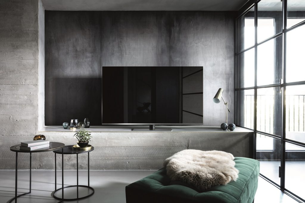 Телевизорът Panasonic FX700