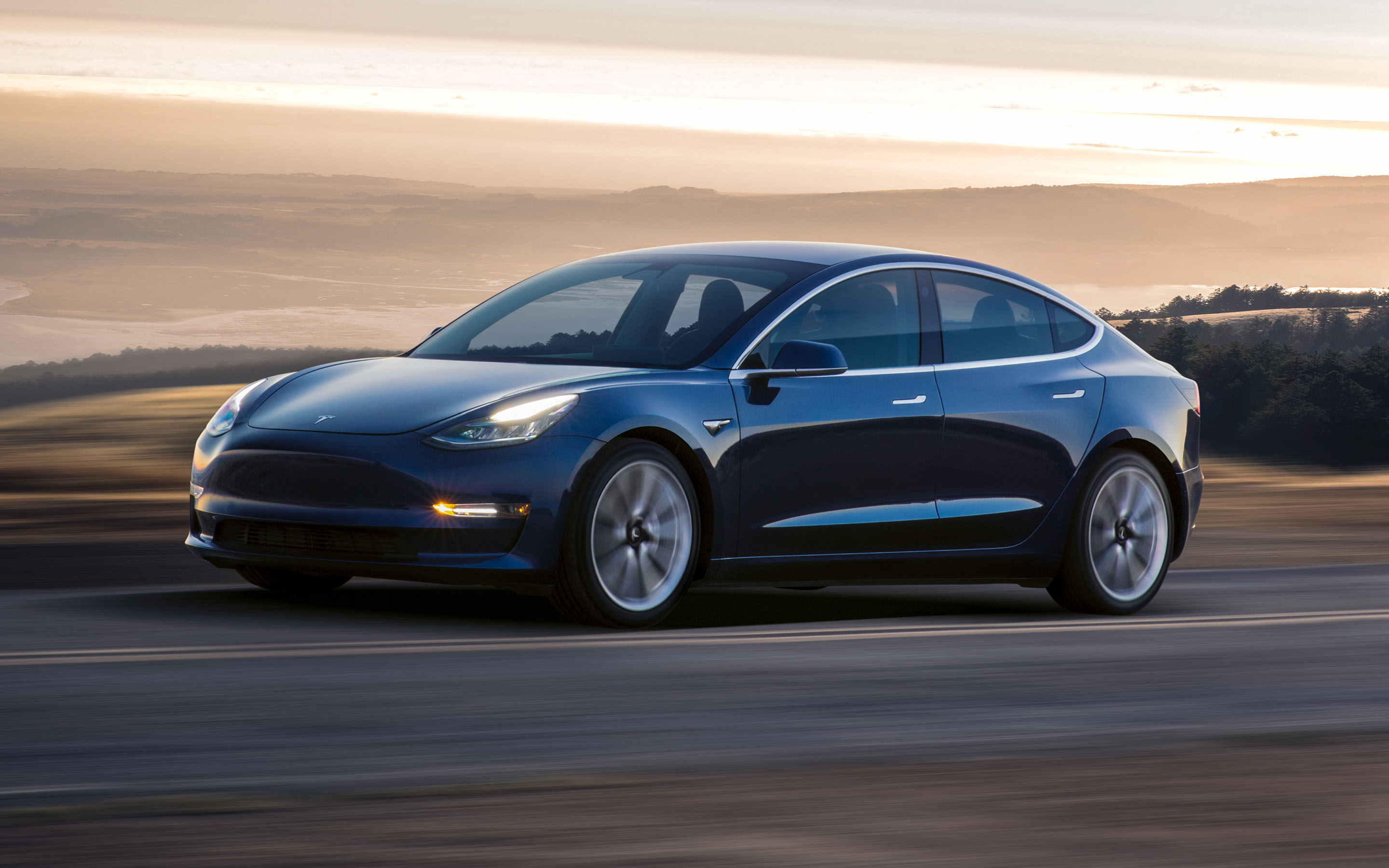 Кобалтовият ров и адът на разтопения литий: кои технологии на Tesla конкуренцията не притежава