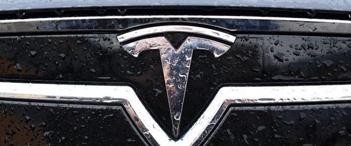 Tesla Tesla разработва едноместен мини електромобил