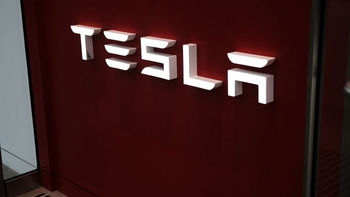 Tesla Илън Мъск