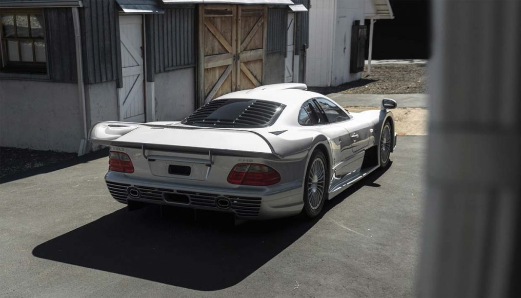 anons Този уникален Mercedes-Benz AMG CLK GTR от 1998 г. може да бъде ваш за 5 млн. долара