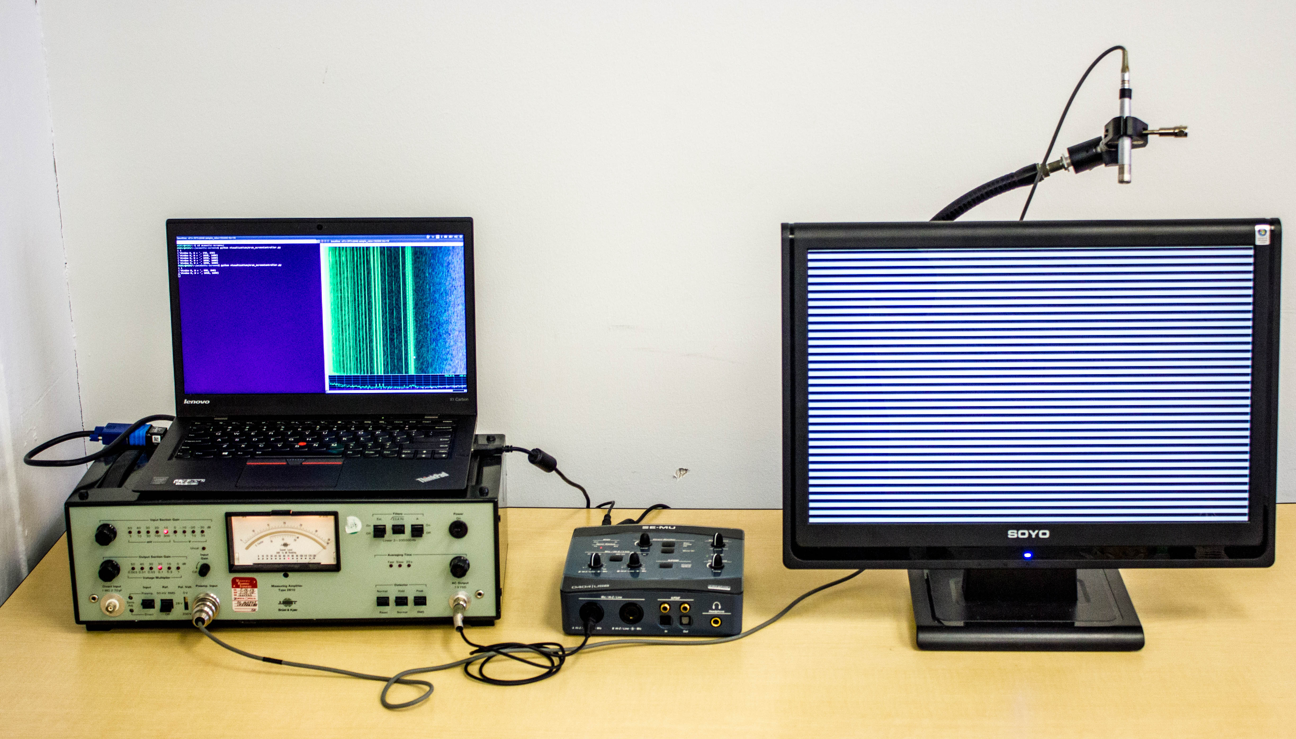 Метод за възстановяване на изображението на LCD монитора с помощта на микрофон
