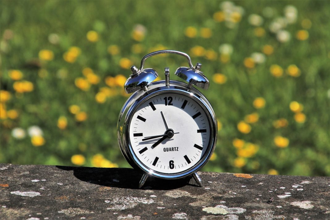 daylight-saving-time-3382879_1280 След най-голямото онлайн проучване в Европа: смяната на времето спира