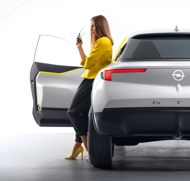 Opel GT X Experimental: Смел поглед към бъдещето на Opel