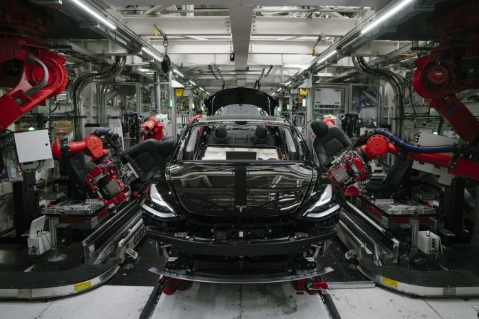 Tour of Tesla Factor in Fremont, California Илън Мъск