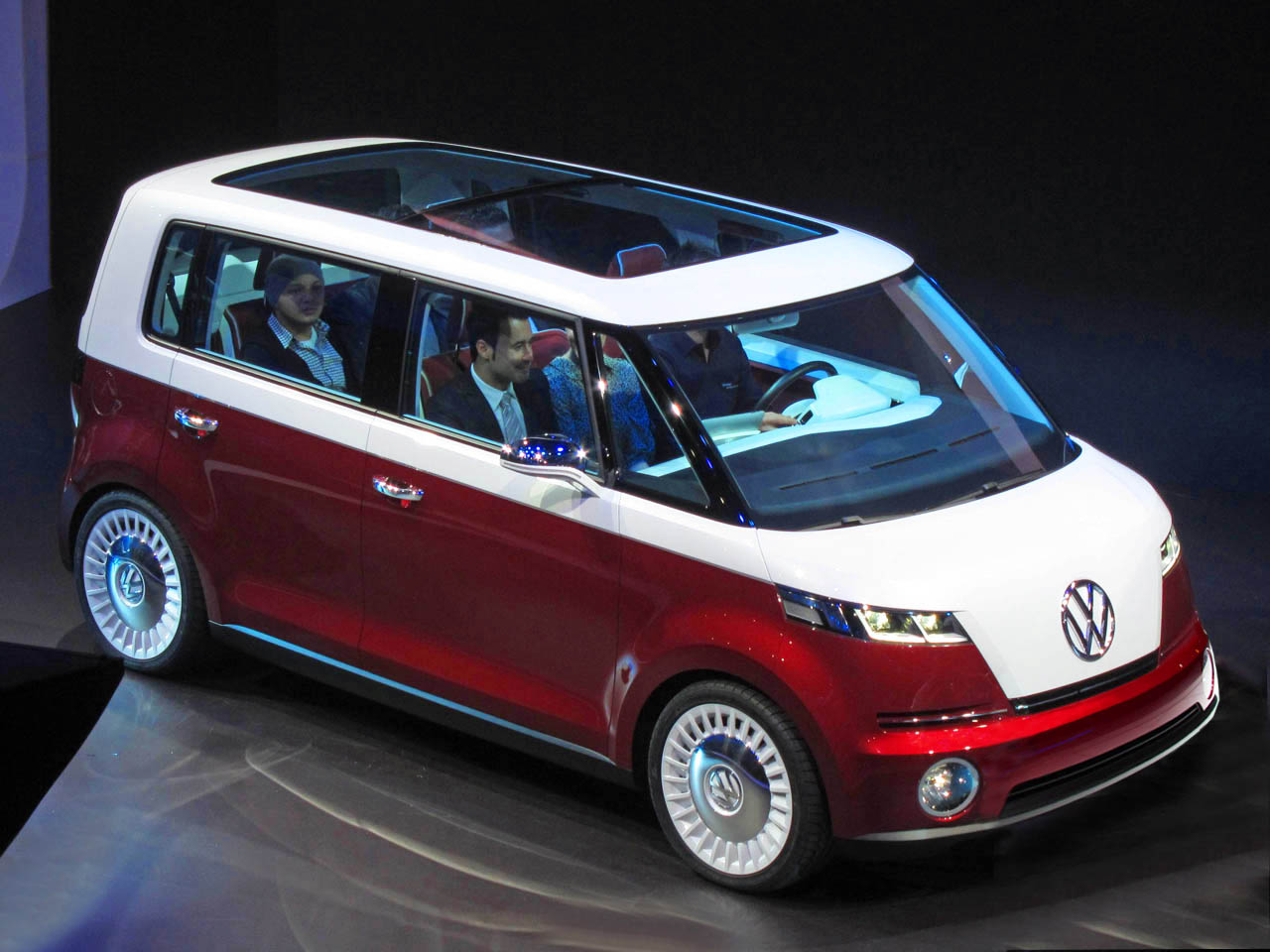 Volkswagen представи иновативна EV платформа с кампанията ELECTRIC FOR ALL