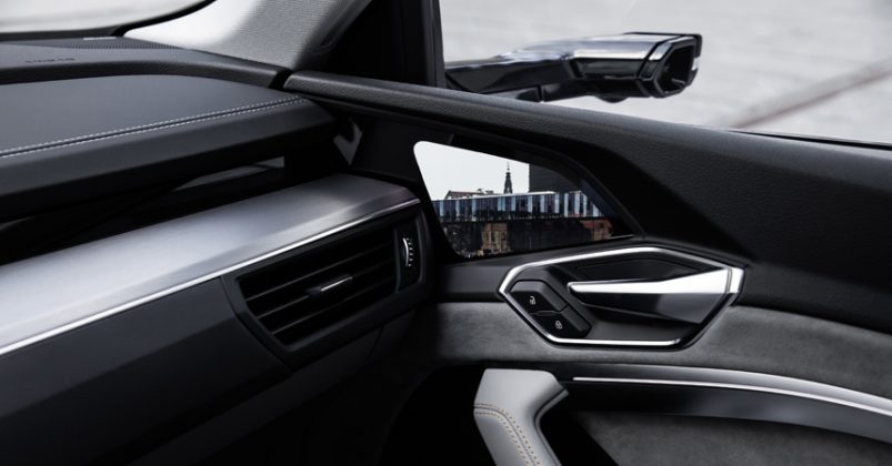 Официален анонс на електромобила Audi e-tron: пробег 400 км, цена €79,900