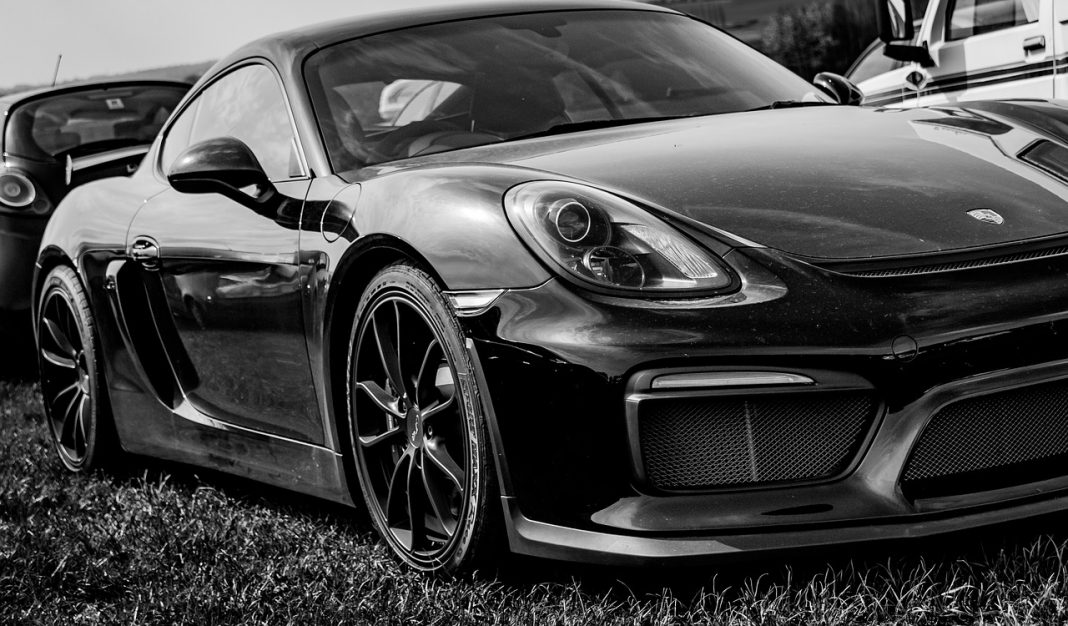 porsche-cayman-gt4-3341858_1280 Porsche е първият немски производител, който спира дизела