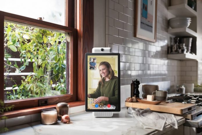 facebook-portal-920x614 Portal на Facebook все пак ще събира лични данни