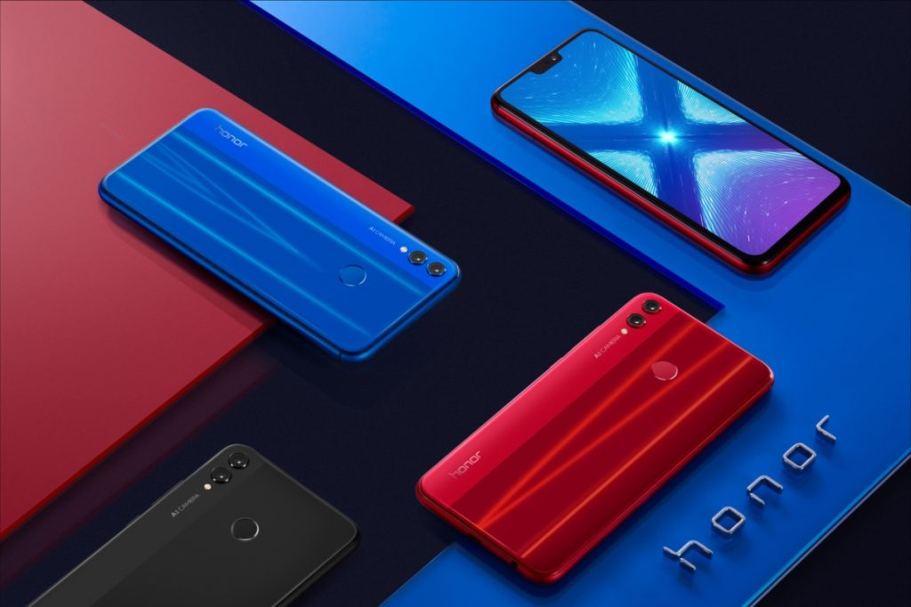 HONOR с бляскава премиера на Honor 8X в Прага и ново стратегическо партньорство с RED BULL