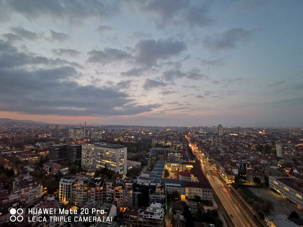 Ревю на смартфона Huawei Mate 20 Pro: най-добрият флагман на пазара?