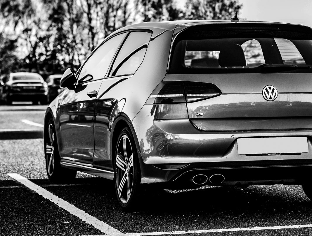 volkswagen-golf-r-3170253_1280 Volkswagen готви бюджетен конкурент на Tesla на супер изгодна цена