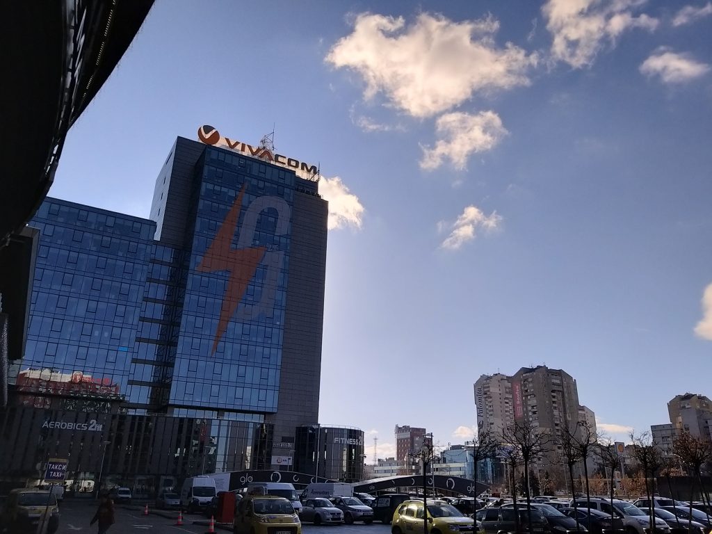 Ревю на Samsung Galaxy A9 2018: Първият смартфон с четири камери