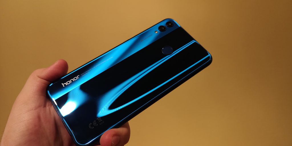 Ревю на Honor 8X — нереално красив смартфон