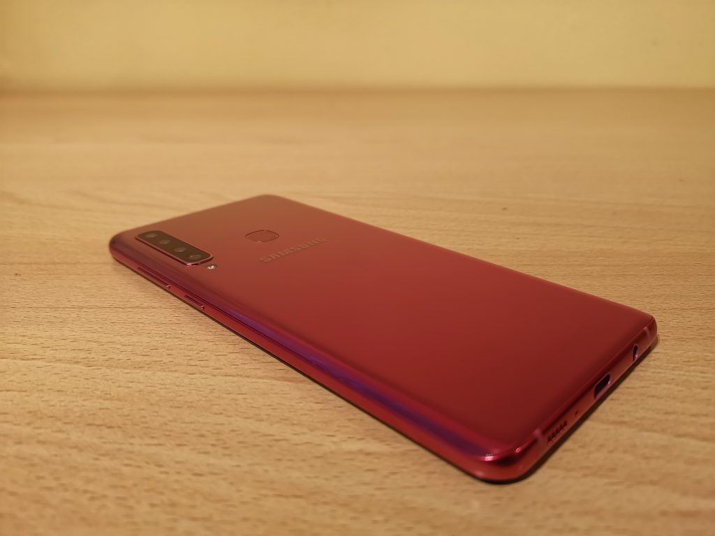 Ревю на Samsung Galaxy A9 2018: Първият смартфон с четири камери