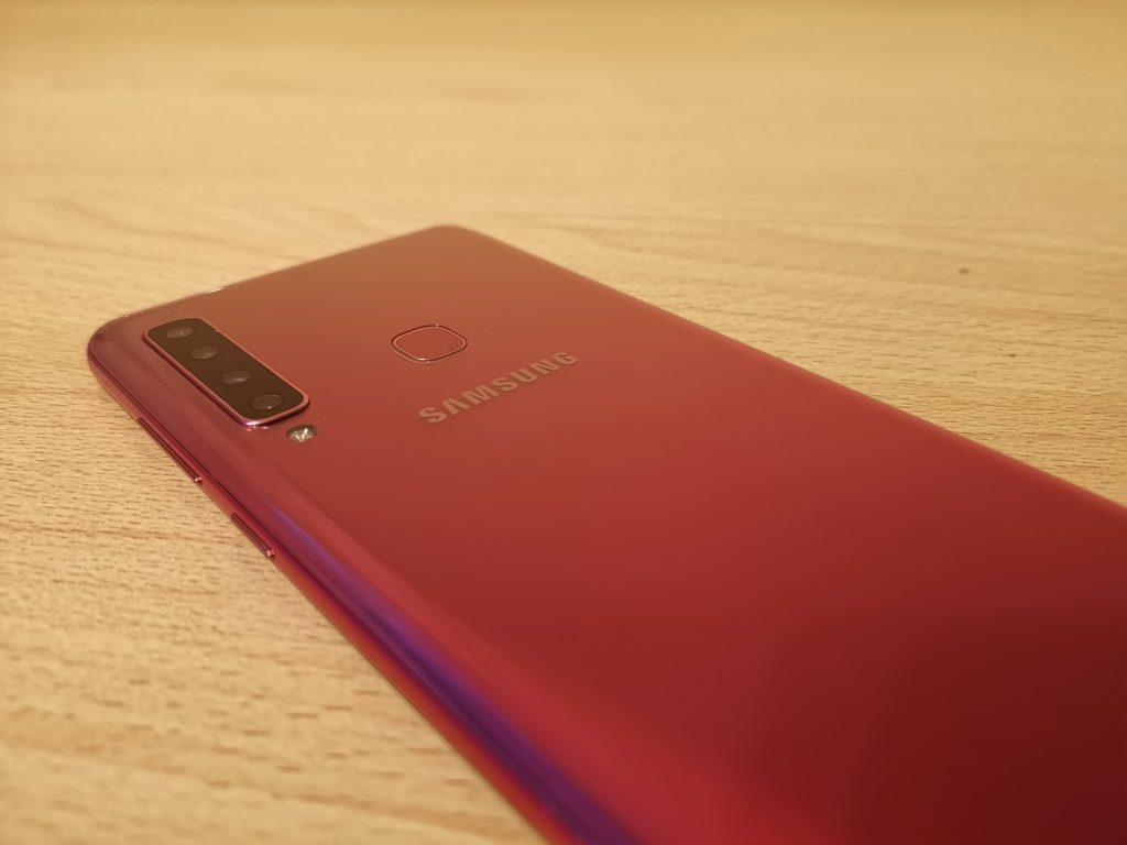 Ревю на Samsung Galaxy A9 2018: Първият смартфон с четири камери