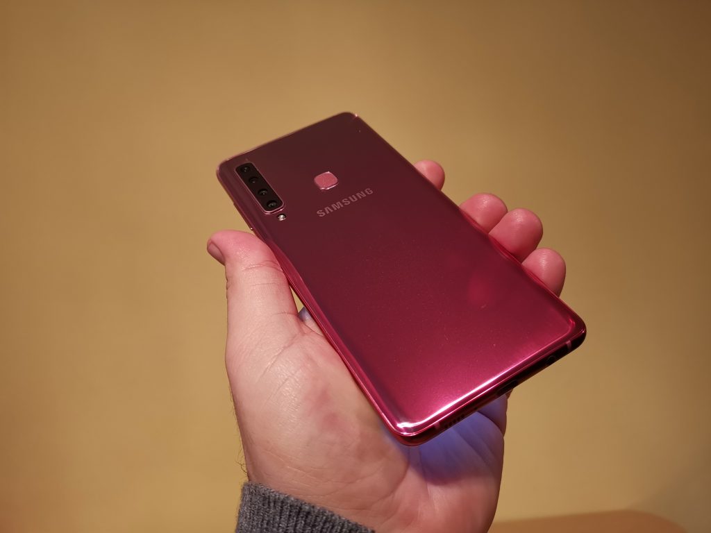 Ревю на Samsung Galaxy A9 2018: Първият смартфон с четири камери