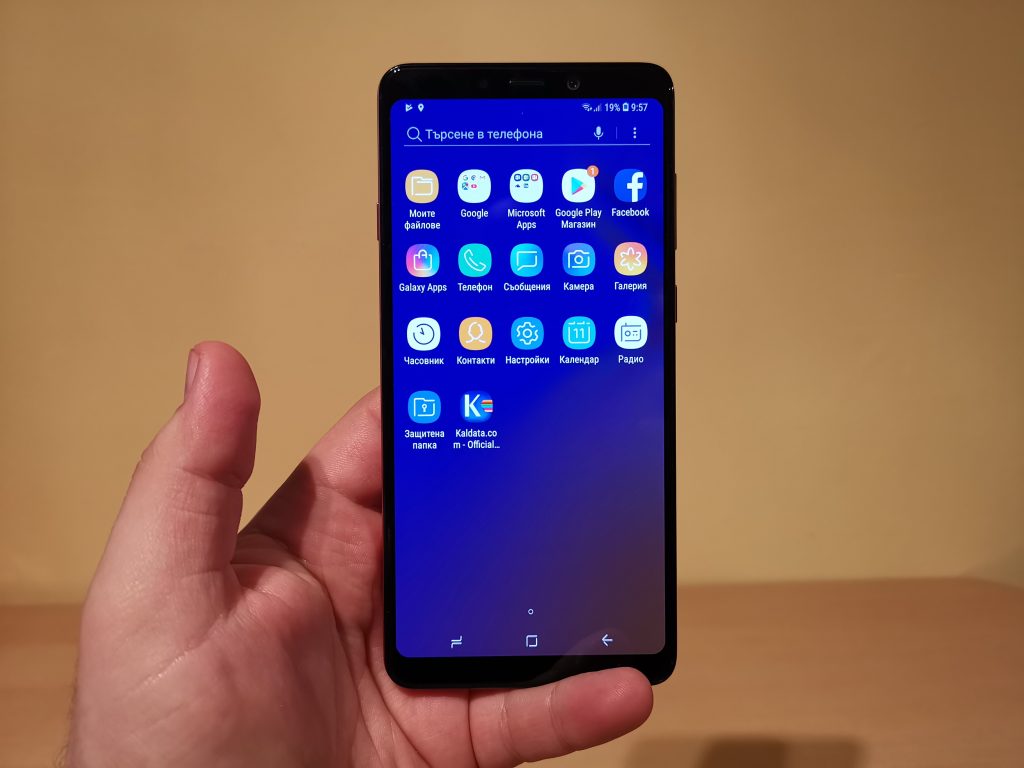 Ревю на Samsung Galaxy A9 2018: Първият смартфон с четири камери