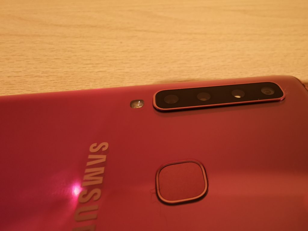 Ревю на Samsung Galaxy A9 2018: Първият смартфон с четири камери
