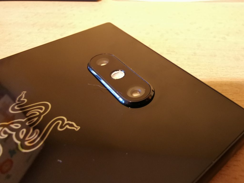 Ревю на геймърския телефон Razer Phone 2