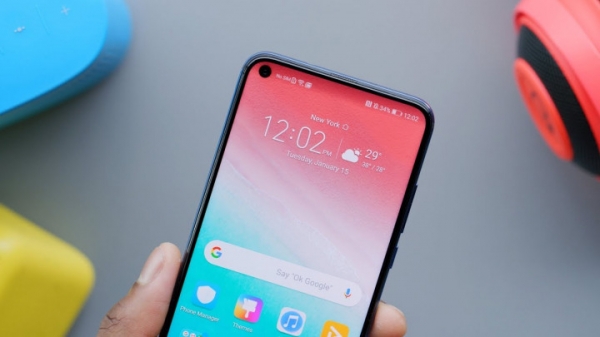 Oppo откри начин да замаскира предната камера на безрамковите си смартфони