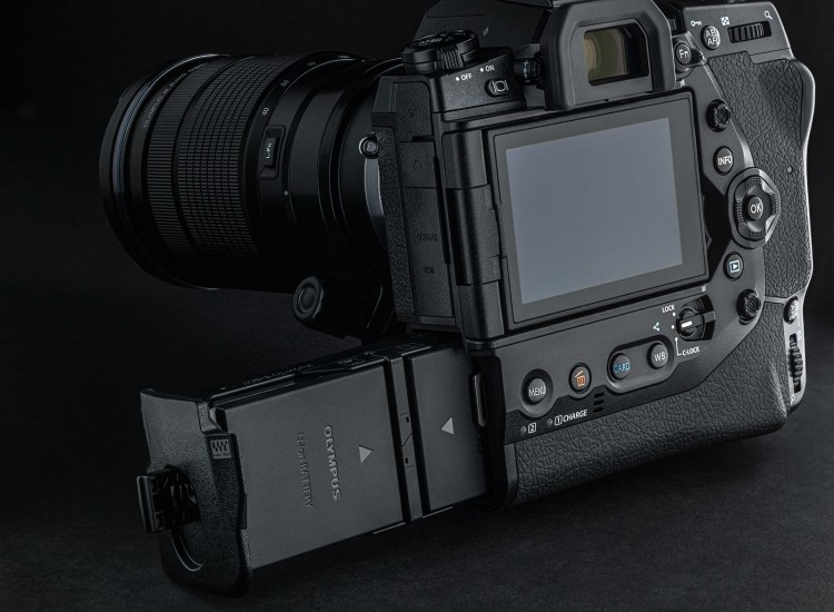 Olympus OM-D E-M1X: професионален Micro Four Thirds фотоапарат с цена 00