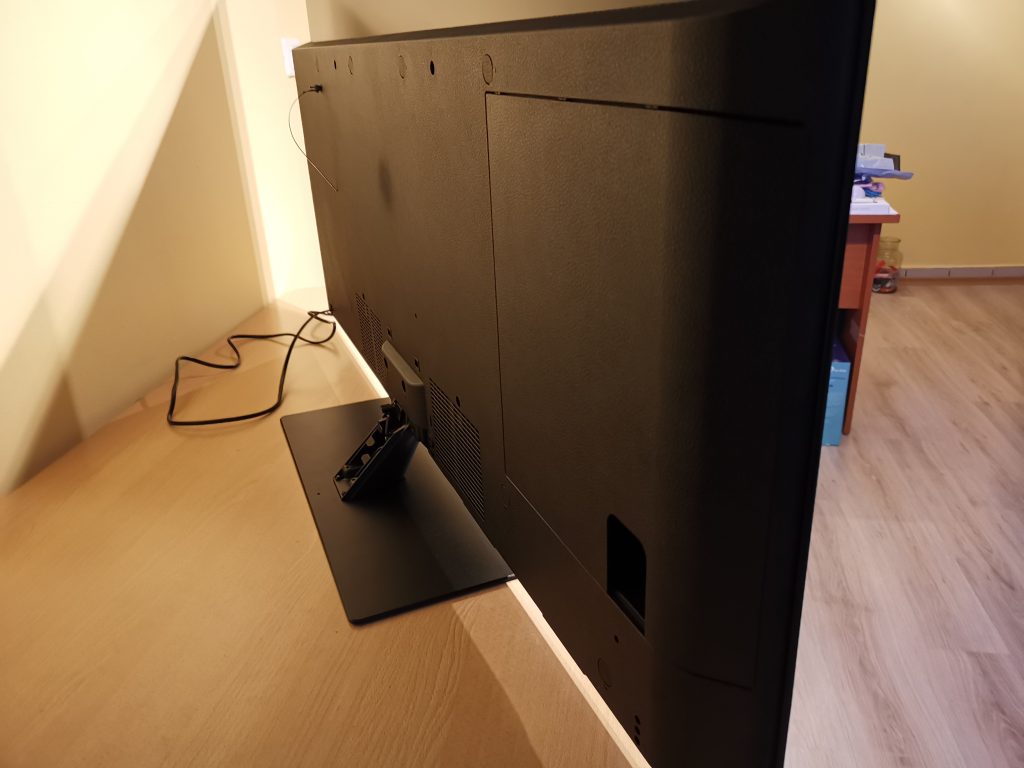 Panasonic FZ800 OLED TV – решение за държащите на качеството