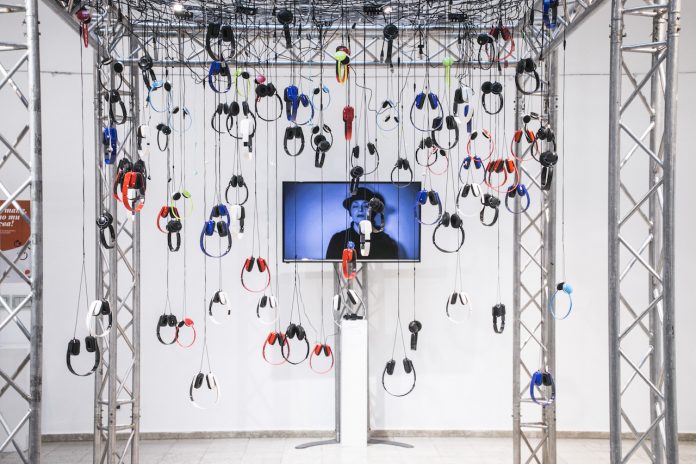Storytel_Audio_Installation Аудиовизуалнaта изложба “Чети така, както ти харесва” представя българския каталог на Storytel