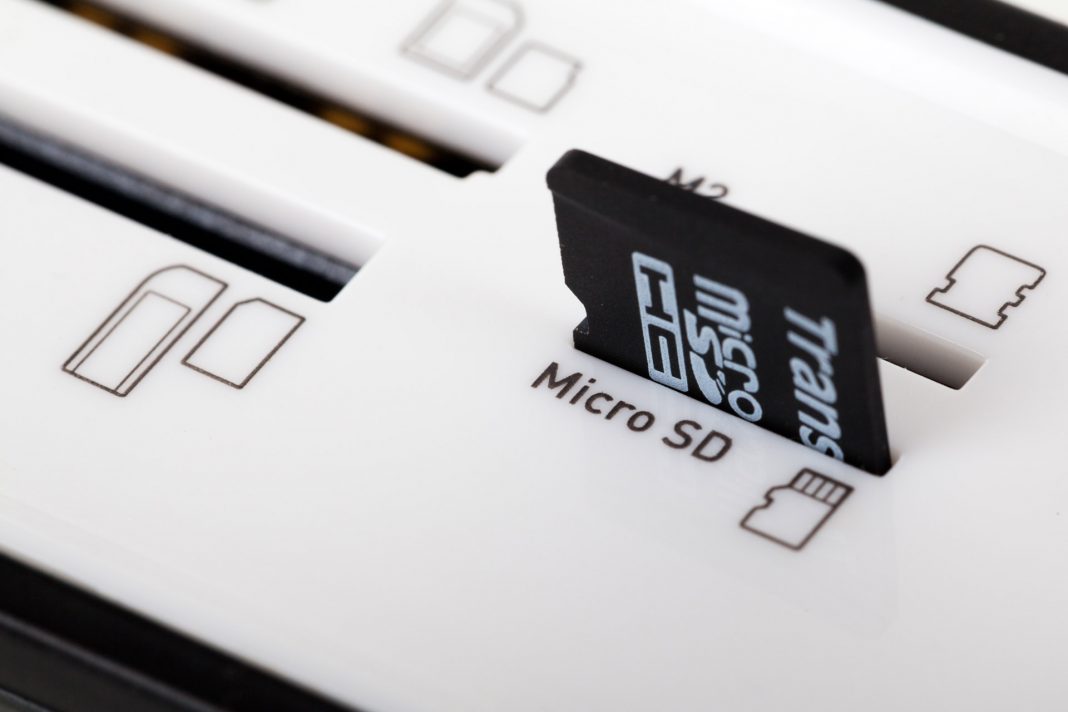 anons Новите NM карти памет на Huawei – не по-бързи от познатите microSD