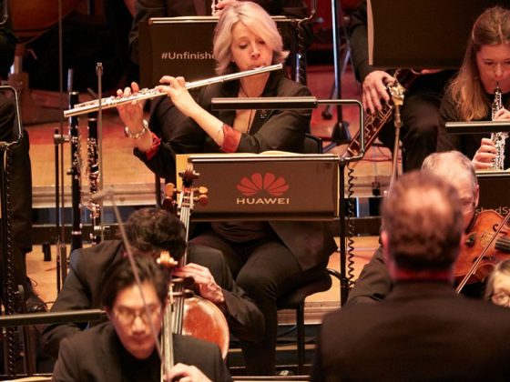 Huawei приключи „Недовършената симфония“ на Шуберт с помощта на ИИ