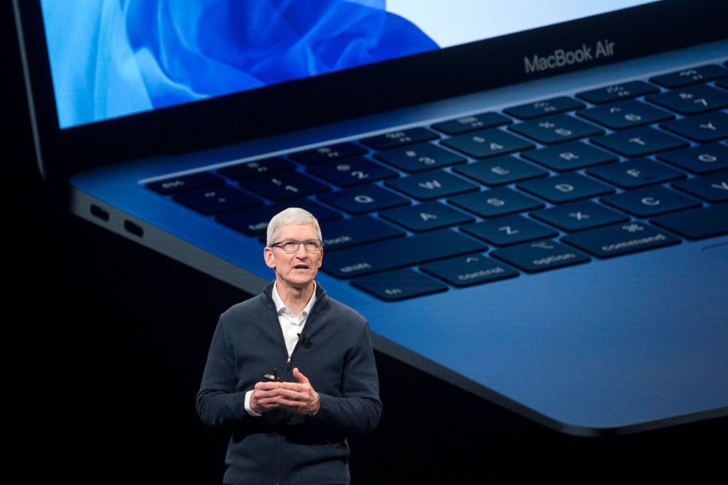 Apple не е в състояние да прехвърли производството на своите устройства в САЩ